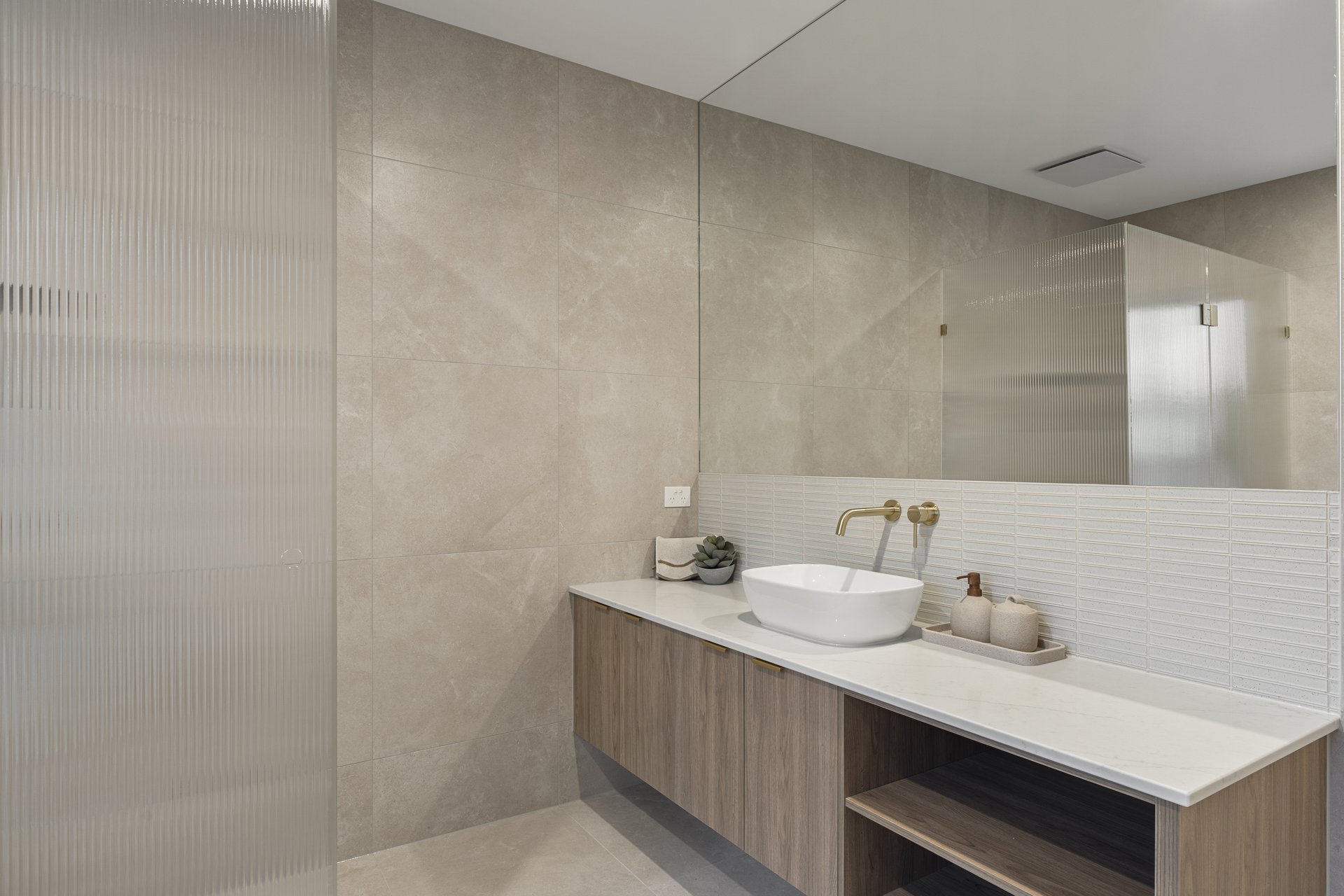 24A Ti-Tree Grove — interior